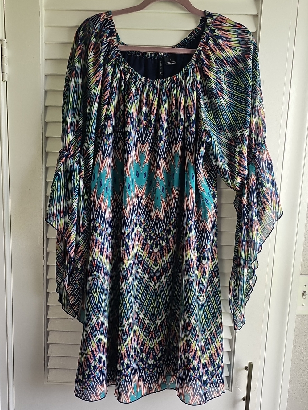 new directions Navy Teal Pink Cream Patterned Flutter-Sleeve Tunic